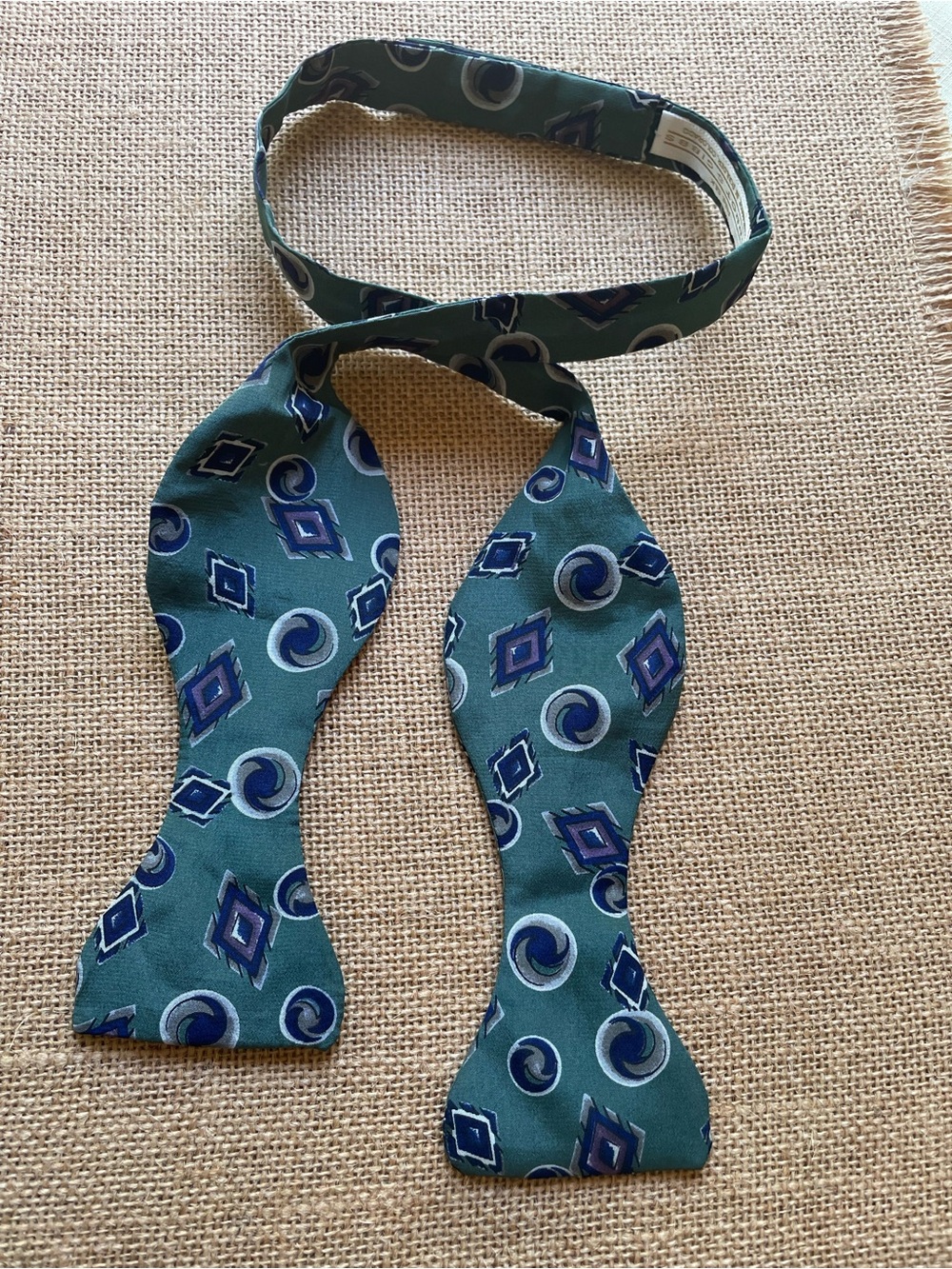 Carrot & Gibbs Pure Silk Bow Tie USA Muted Sage Green Handmade